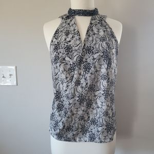 Robbi & Nikki Sleeveless Top with Sequin Collar